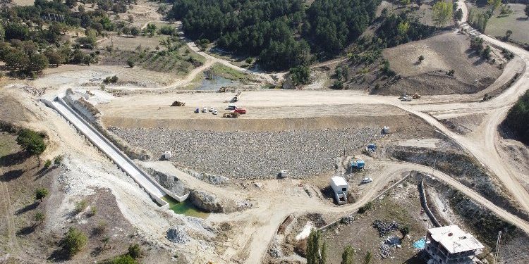 Kütahya Pazarla Sofular Göleti’nde çalışmalar sürüyor