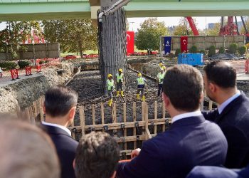 Metro hattının viyadükleri güçlendiriliyor